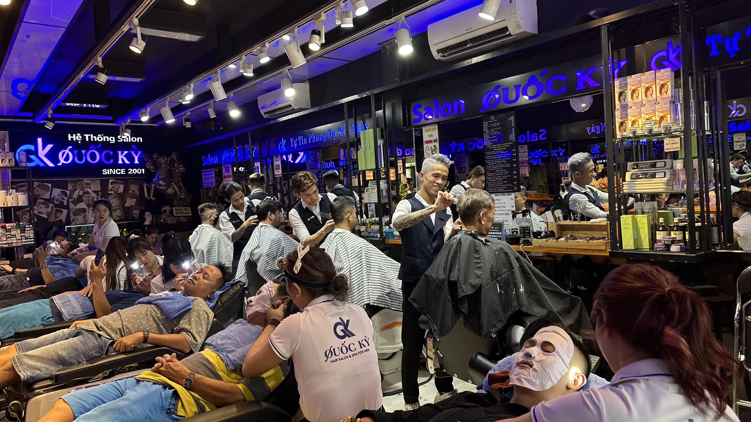 Cắt Tóc Nam đẹp tại Salon Quốc Kỳ - 8 Bí Quyết Tạo Kiểu Tóc Đẹp và Ấn Tượng 4 cat-toc-nam-dep-salon-quoc-ky (3)