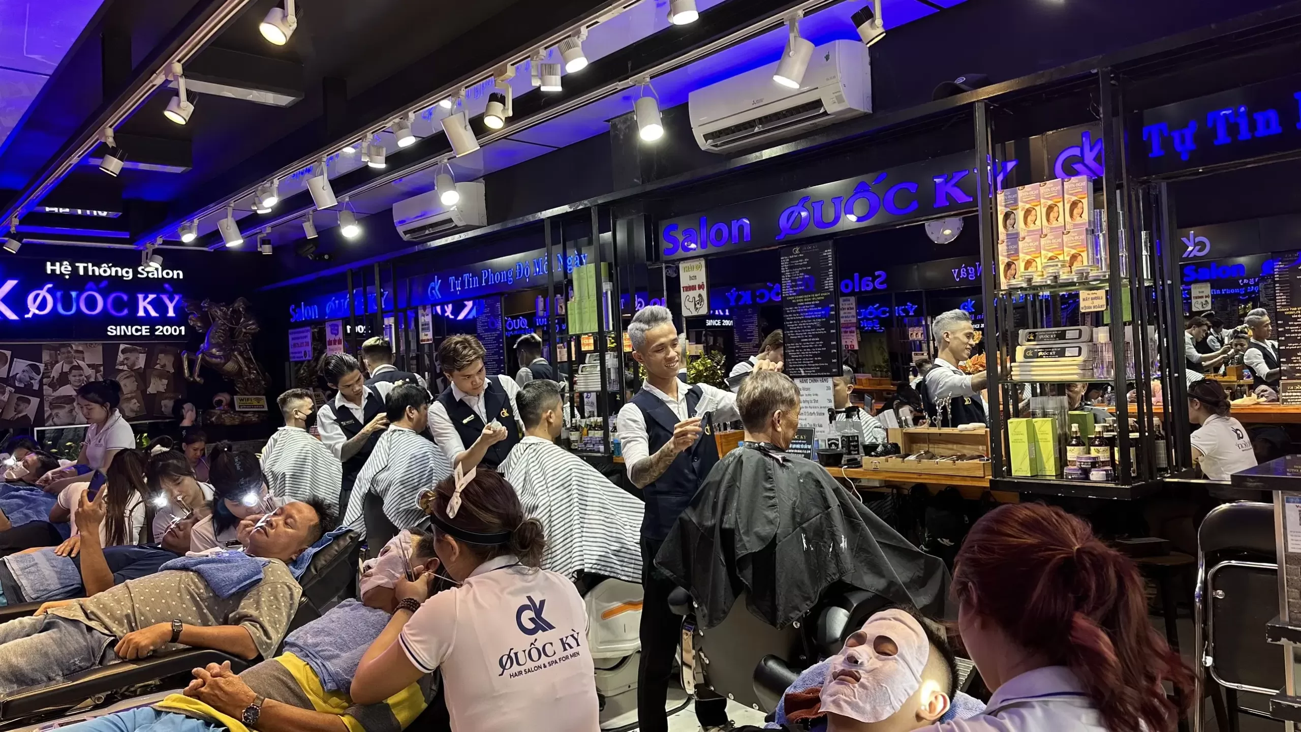 Bạn cần tìm tiệm cắt tóc nam đẹp, hãy đến Salon Tóc Nam Quốc Kỳ (since 2001) 4 tiệm cắt tóc nam