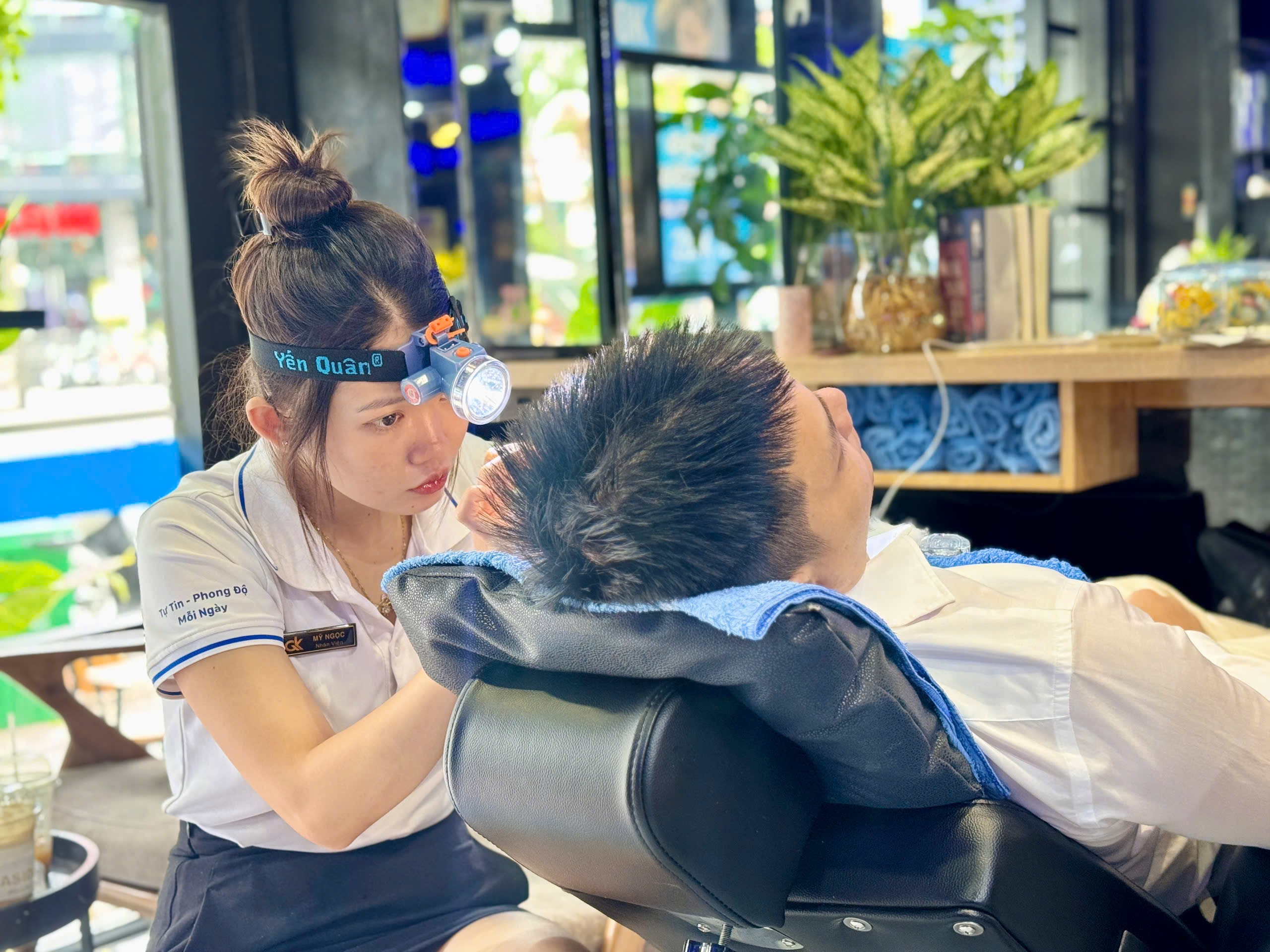 Dịch Vụ Ráy Tai Chuyên Nghiệp - Chăm Sóc Tai An Toàn, Hiệu Quả 5 Địa Chỉ Lấy Ráy Tai Chuyên Nghiệp Giá Rẻ Tại TP.HCM - Salon Quốc Kỳ