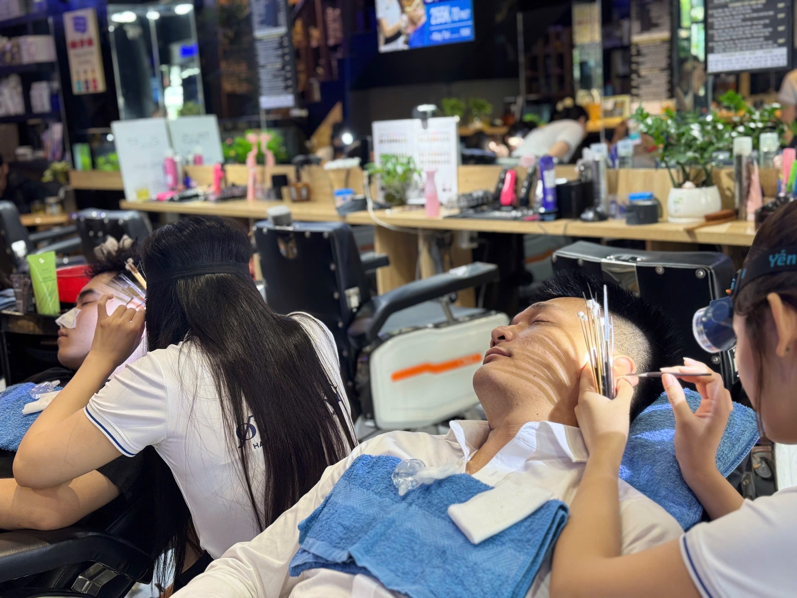 Top các salon gội đầu ráy tai TPHCM uy tín