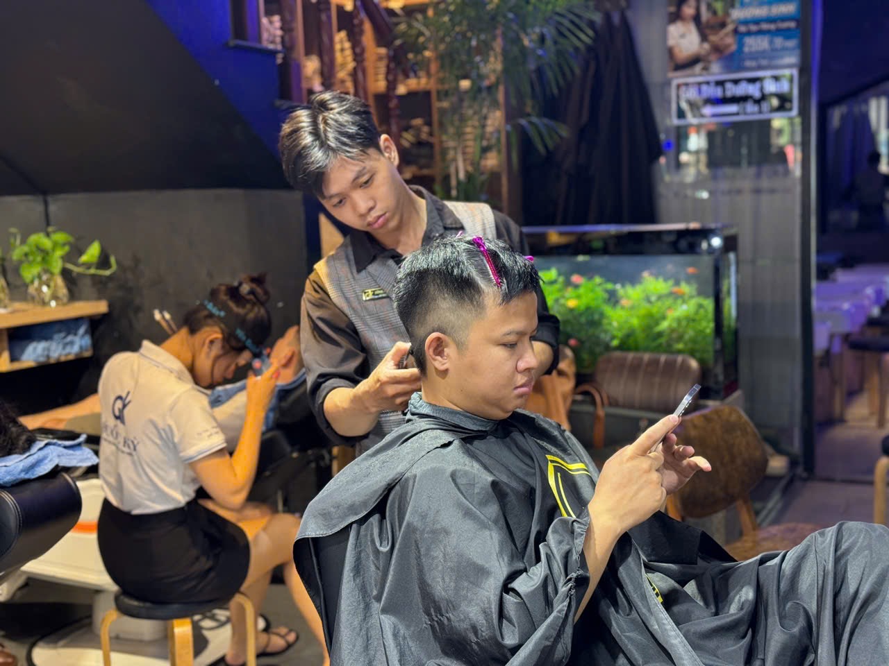 Top 10 Xu Hướng Cắt Tóc Nam Thời Thượng, Hot Trend Năm 2025 2 Lý do cắt tóc nam trở thành tâm điểm
