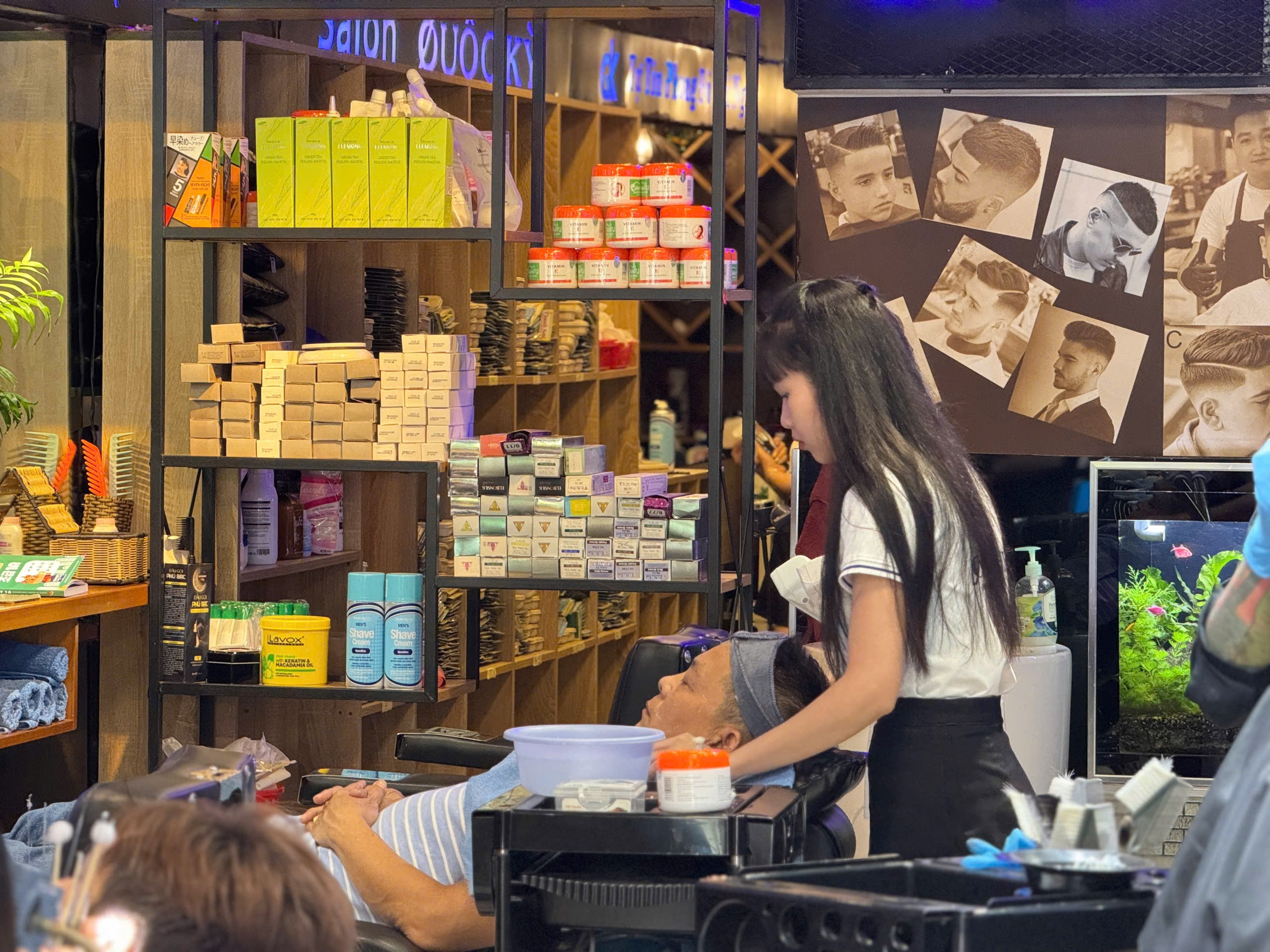 Massage Đầu Gội Đầu - Thư Giãn Tuyệt Vời Tại Salon Quốc Kỳ 3 Lý do nên trải nghiệm massage đầu gội đầu tại salon Quốc Kỳ