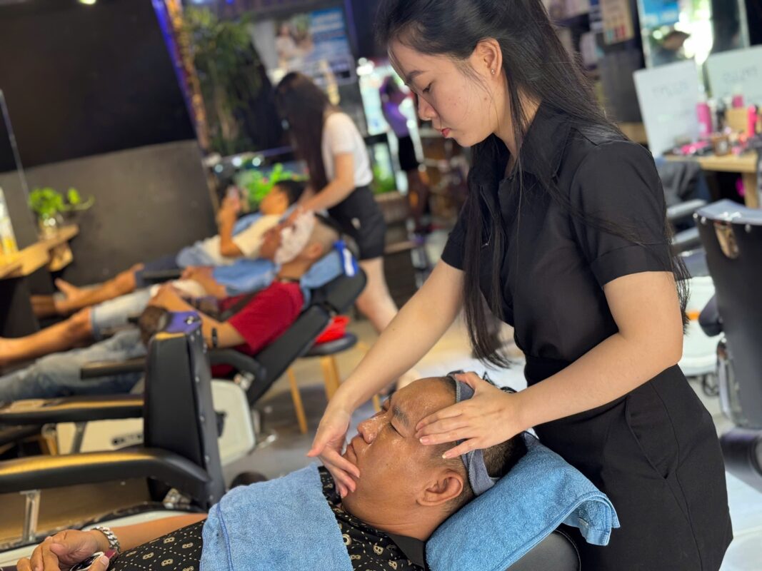 Ráy Tai Gội Đầu TPHCM - Sai Lầm Nhiều Người Vẫn Mắc Phải 1 Ráy tai gội đầu TPHCM
