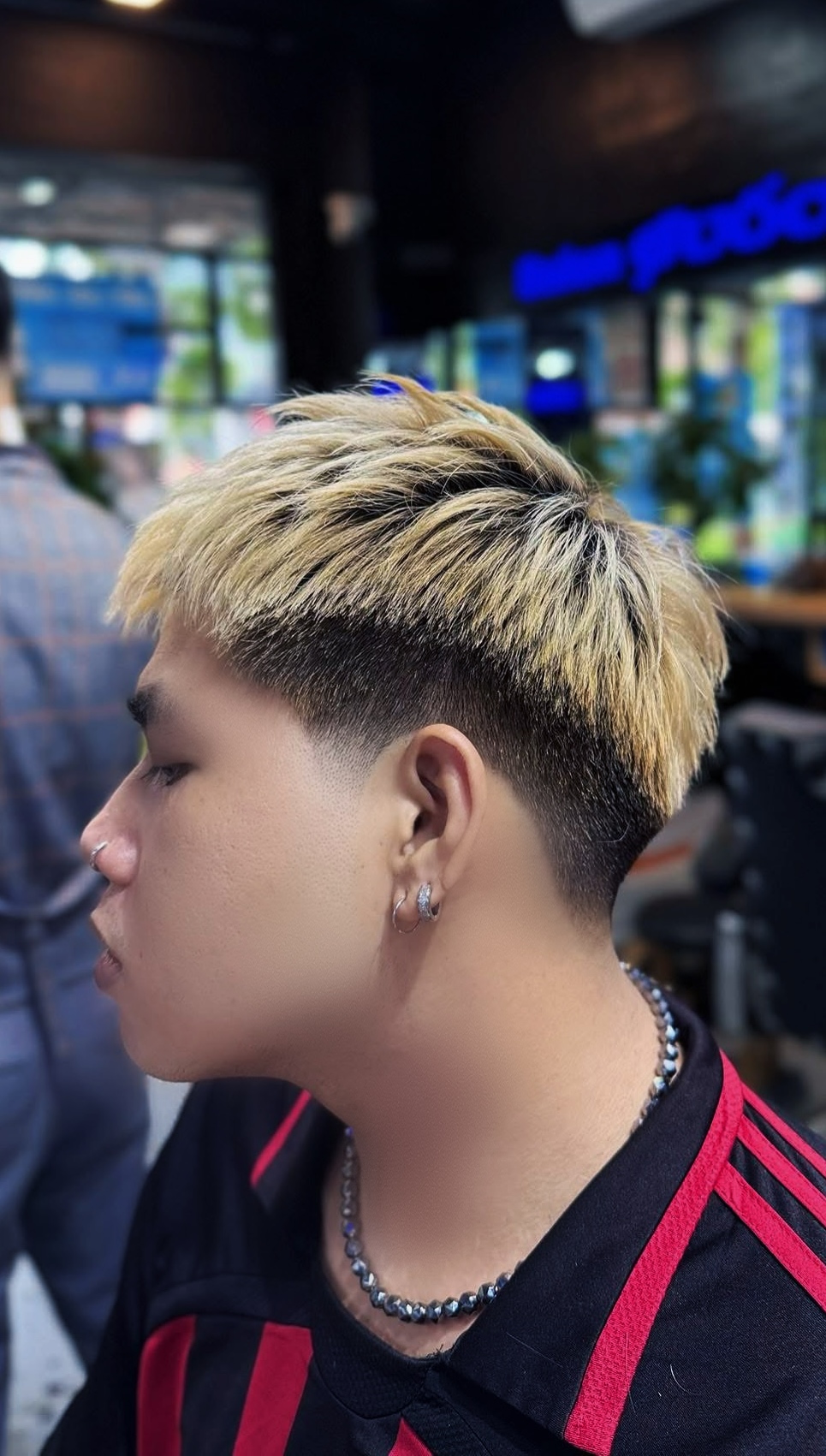 Những Sai Lầm Khi Chọn Salon Cắt Tóc Nam Quận 3 2 Sai Lầm 1: Không Tìm Hiểu Trước Về Salon