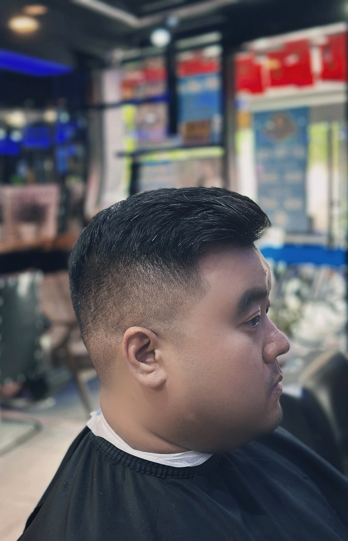 Những Sai Lầm Khi Chọn Salon Cắt Tóc Nam Quận 3 4 Sai Lầm 7: Chọn Salon Không Có Dịch Vụ Đa Dạng