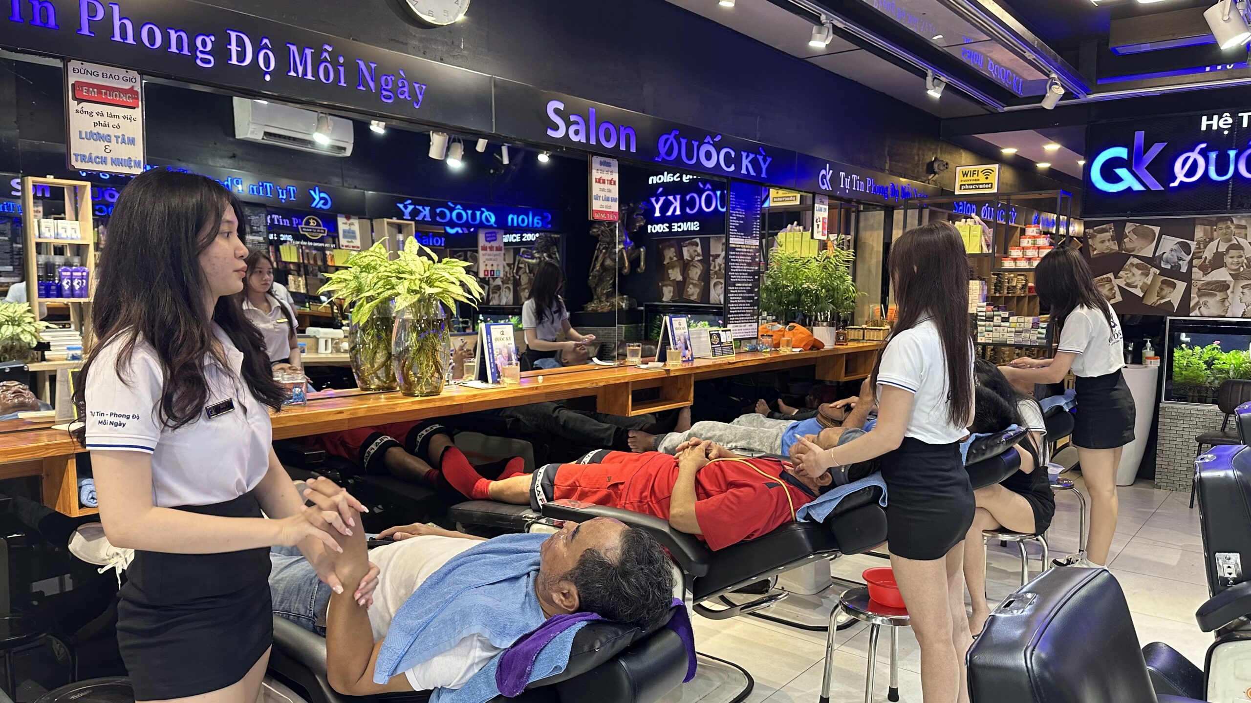 Tiệm cắt tóc nam đẹp Salon Quốc Kỳ
