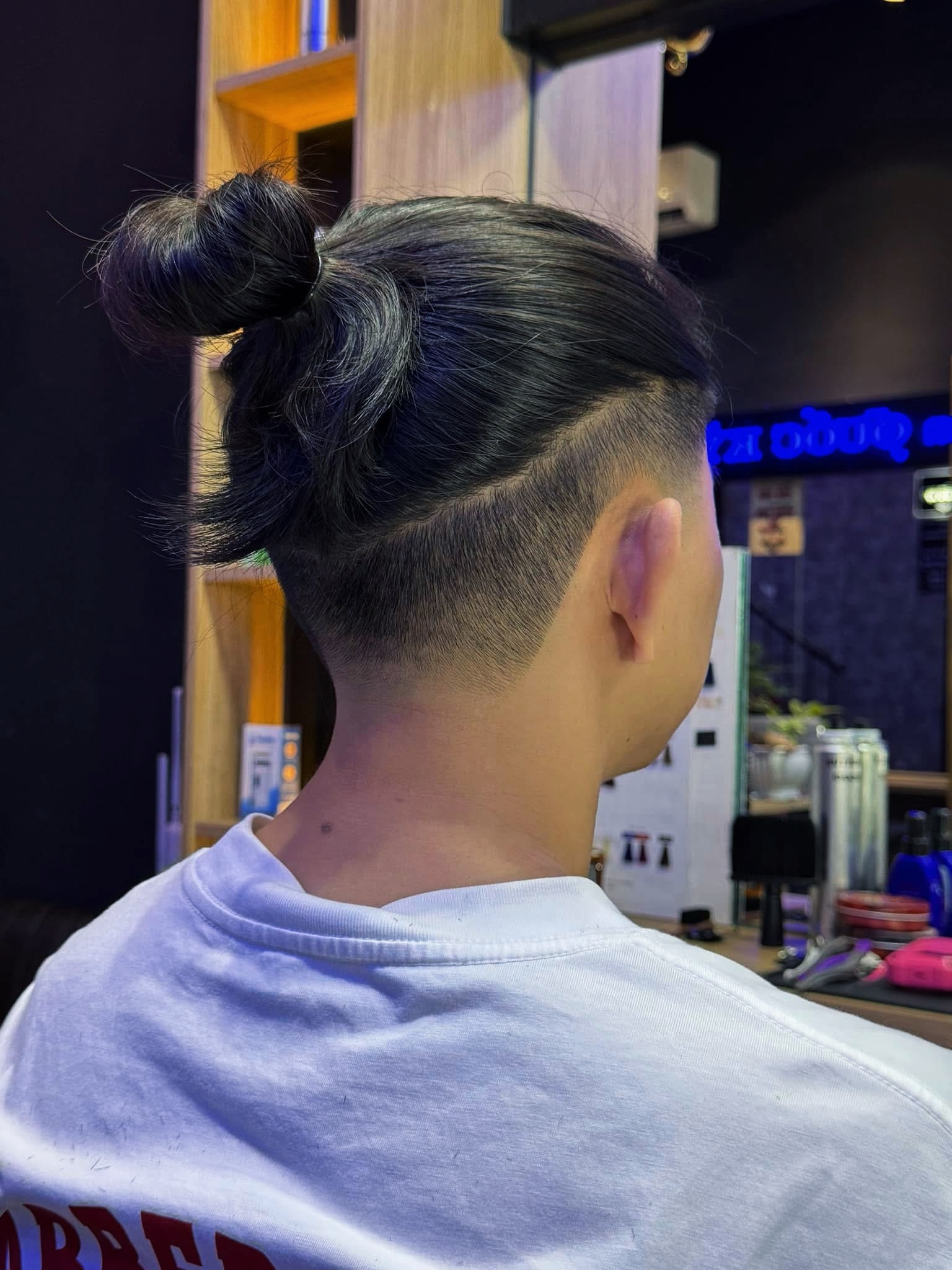 Tạo Kiểu Tóc Nam Đẹp Chuẩn Gu – Trải Nghiệm Tại Salon Quốc Kỳ 2 Tổng quan về xu hướng tóc nam đẹp hiện đại
